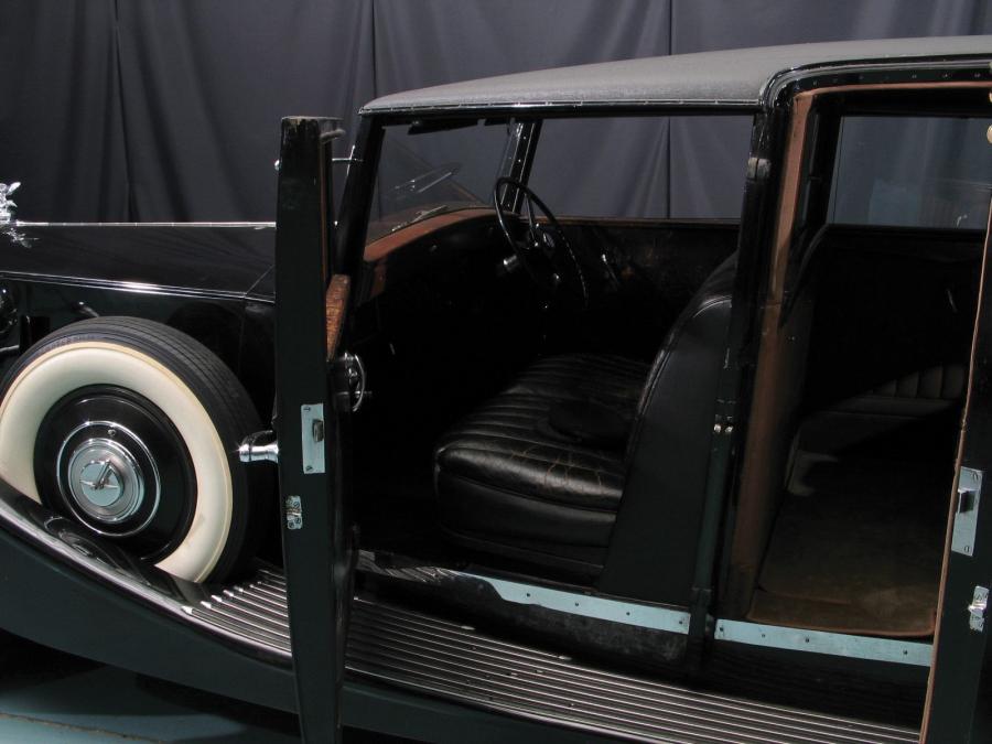  Rolls-Royce Wraith 7-Passenger Limousine 1938 года  (фото 3 из 4)